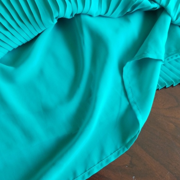 NWOT Teal Pleated Dress - Picture 5 of 6